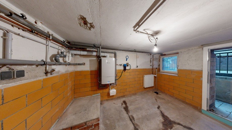 Keller Doppelhaush�lfte K�then