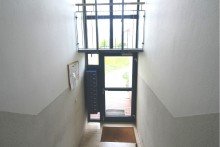 Hauseingang 2-Raum-Dachgeschosswohnung im Wohnpark West