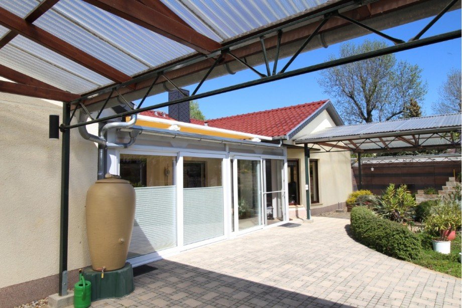 R�ckansicht Einfamilienhaus K�then - Porst