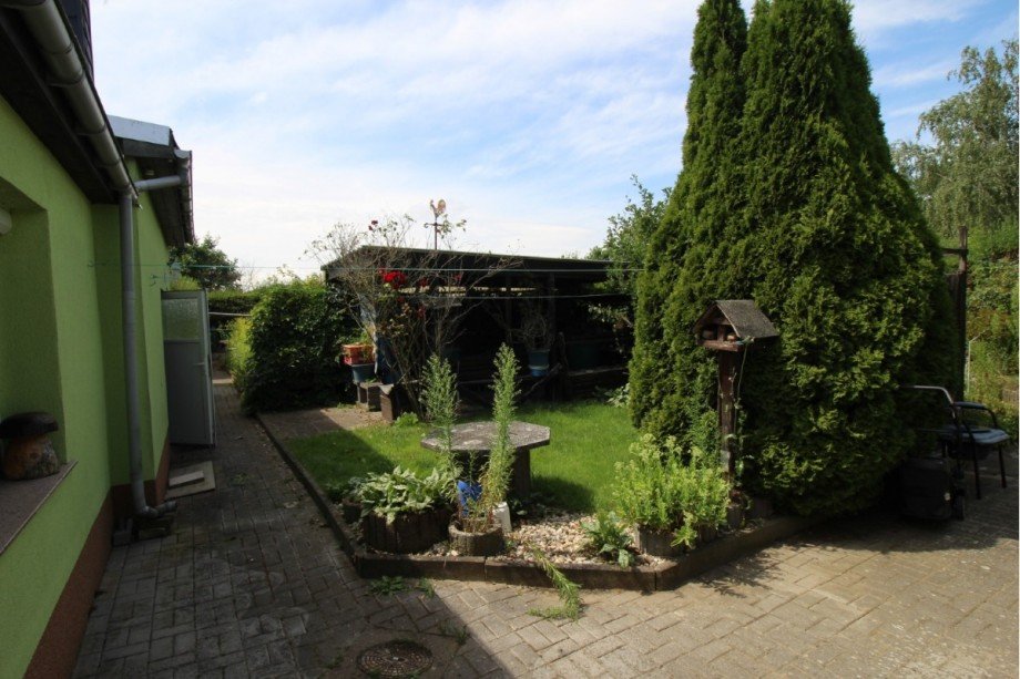 Blick in den Garten Bungalow K�then