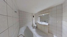 Badezimmer Helle, gem�tliche Dachgeschosswohnung sucht neue Mieter