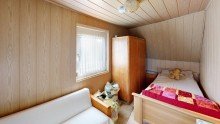 Wohnraum im DG Provisionsfrei f�r K�ufer: Reihenendhaus mit Garage, Werkstatt und Garten