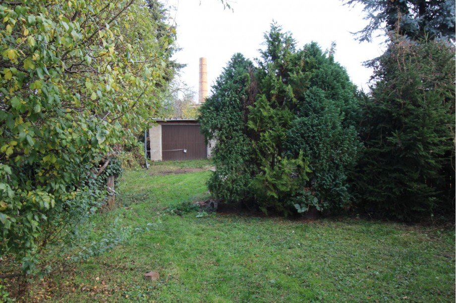 Blick in den Garten Mehrfamilienhaus K�then