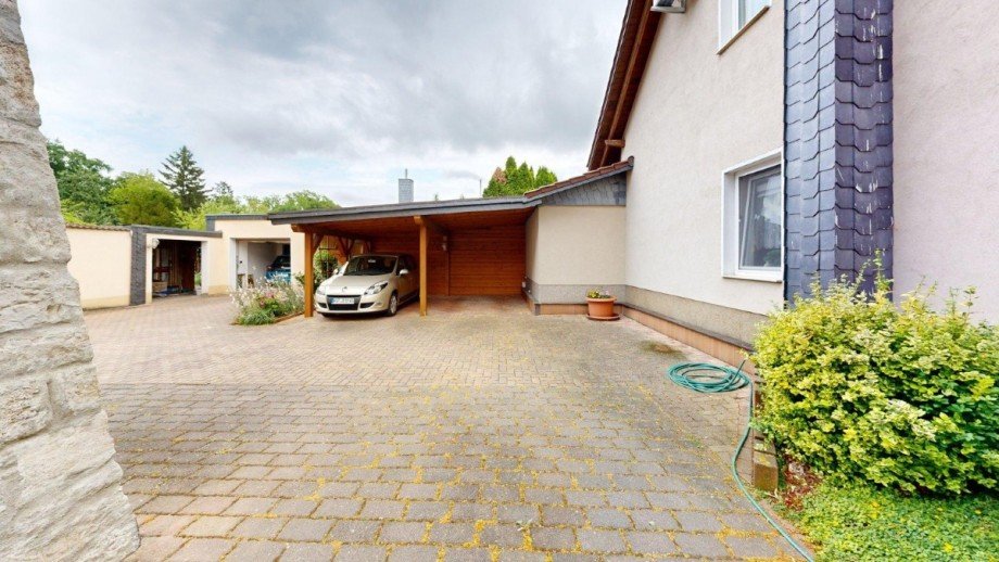 Blick in den Hof Doppelhaush�lfte K�then