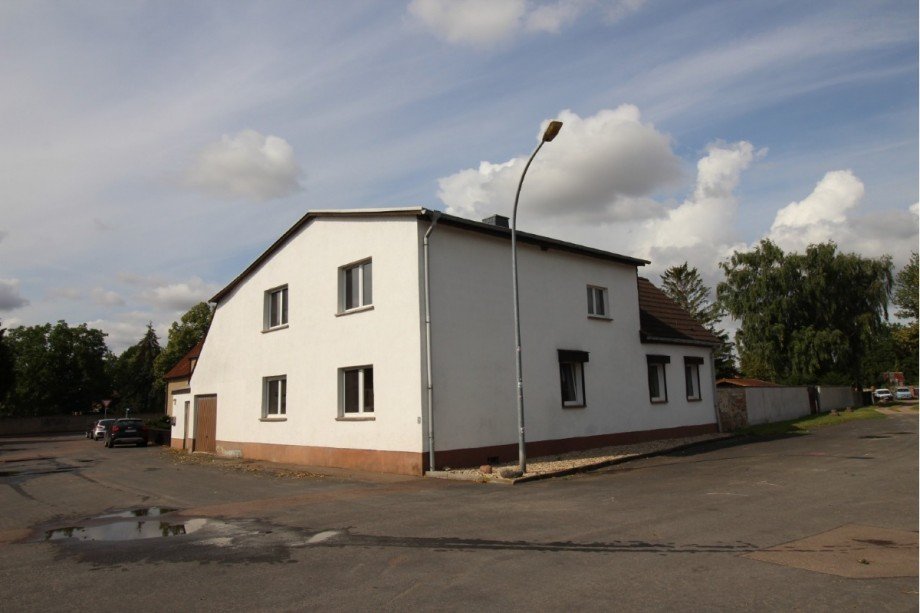 Eckhaus Einfamilienhaus G�rzig