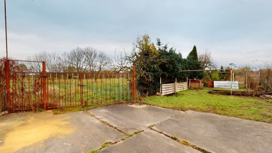 Gartenbereich mit Zufahrt Einfamilienhaus K�then