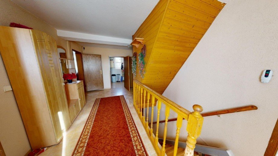 Diele OG Zweifamilienhaus Wettin-L�bej�n