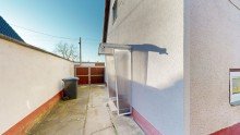 Zufahrt Provisionsfrei f�r K�ufer: Reihenendhaus mit Garage, Werkstatt und Garten