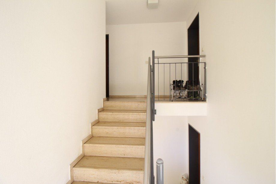 Treppenhaus Dachgeschosswohnung K�then