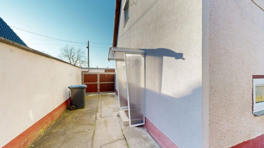 Zufahrt Reihenendhaus Radegast