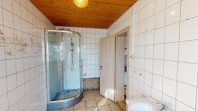 Badezimmer Ohne K�uferprovision! Einfamilienhaus auf einer Ebene mit Garage, Werkstatt und Garten