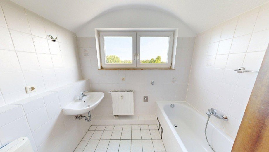Bad Dachgeschosswohnung K�then