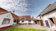 Blick in den Innenhof Ohne K�uferprovision!!! Bauerngeh�ft auf dem Lande mit viel Platz