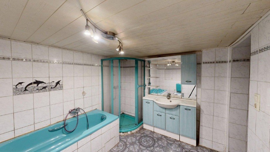 Bad im UG Einfamilienhaus G�rzig