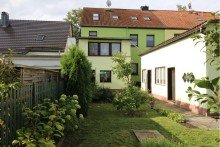 R�ckansicht Wohnhaus Ohne K�uferprovision!!! Gepflegtes Reihenhaus mit wundersch�ner Eigent�merwohnung und Mieteinnahme