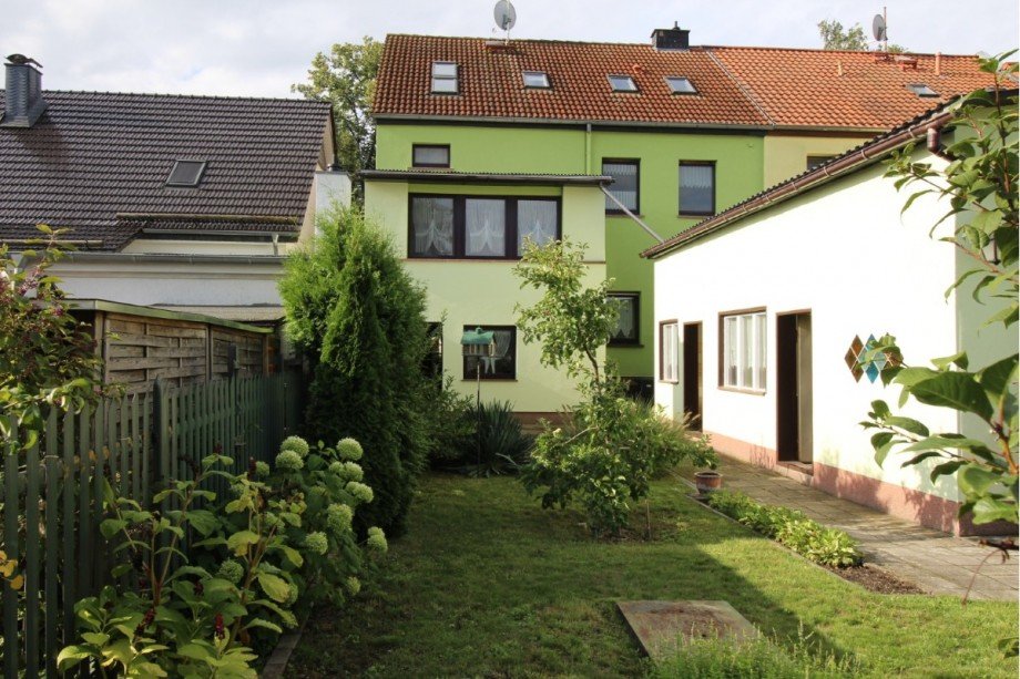 R�ckansicht Wohnhaus Zweifamilienhaus K�then