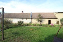Blick auf Hintergeb�ude OHNE K�UFERPROVISION!!! L�ndliches Einfamilienhaus mit gro�em Garten