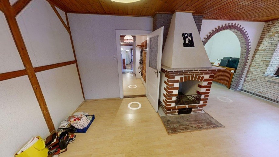 Wohnzimmer mit Kamin Doppelhaush�lfte Raguhn