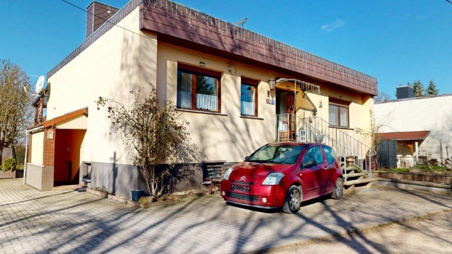 Vorderansicht Einfamilienhaus W�rbzig