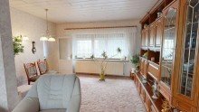 Wohnzimmer Ohne K�uferprovision! Freistehendes EFH mit gro�em Hof & einzigartigem Garagenensemble in K�then