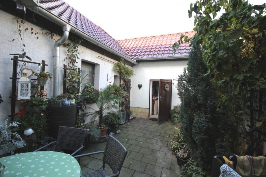 Blick in Innenhof Reihenmittelhaus K�then
