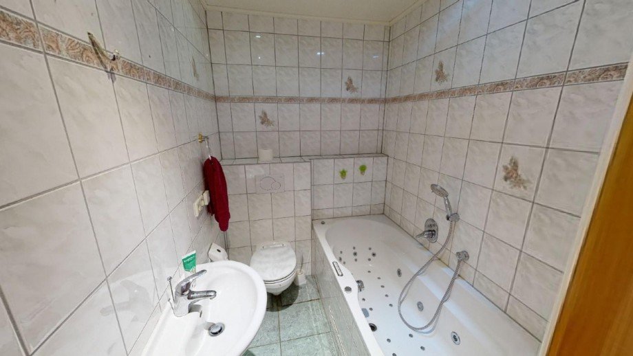 Bad im EG Reihenmittelhaus Aken