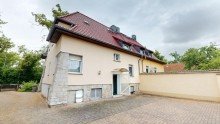 Hausansicht vom Hof aus Ohne K�uferprovision - Wohnen mit Perspektive: Viel Potenzial in attraktiver Lage
