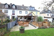 R�ckansicht mit Terrasse OHNE K�UFERPROVISION!!! Gem�tliches Reihenhaus mit schickem Garten