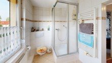 Bad im DG Ohne K�uferprovision! Familienfreundliche Doppelhaush�lfte mit Charme und schickem Garten