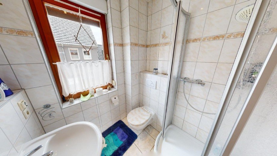 Bad im OG Reihenmittelhaus Aken