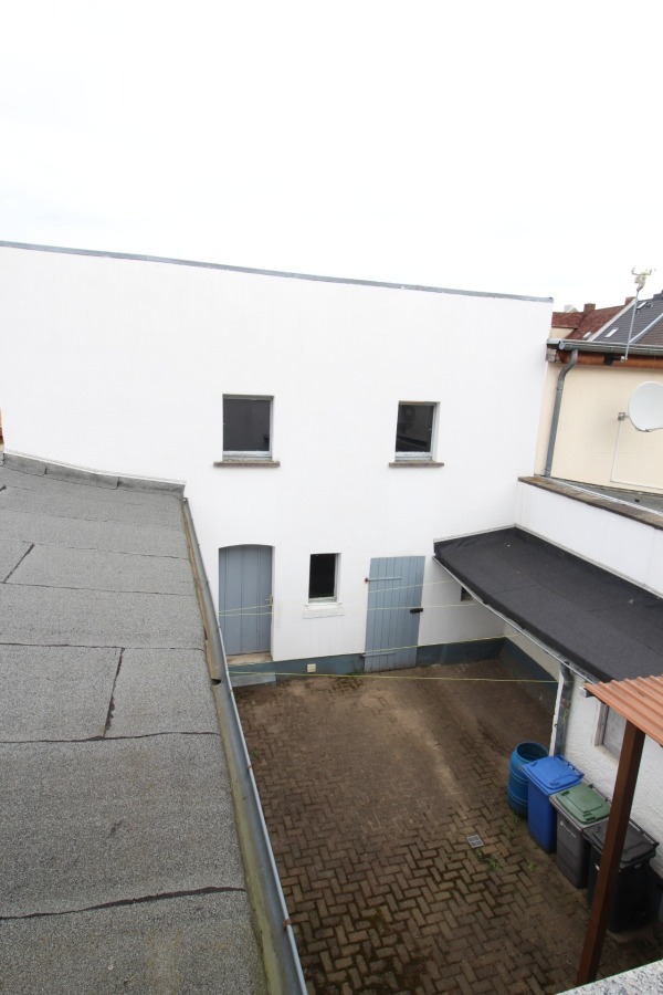 Blick in Innenhof Reihenmittelhaus K�then