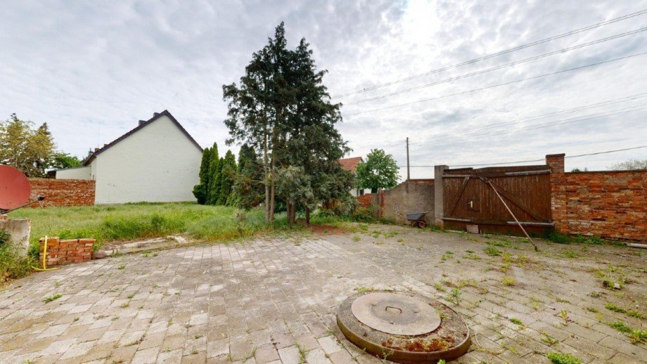 Hofansicht Zweifamilienhaus Dornbock