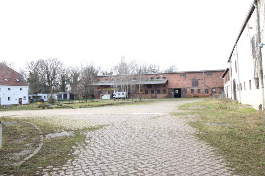 Hofansicht Bauernhof Osternienburger Land