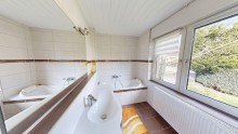 Badezimmer EG Ohne K�uferprovision! Familienidylle mit gro�em Garten - Einfamilienhaus mit Wintergarten & Garage
