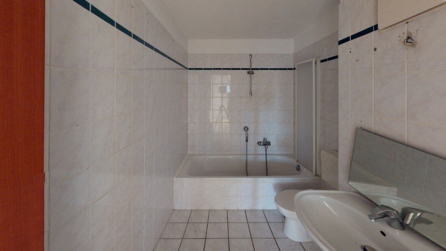 Bad Dachgeschosswohnung K�then