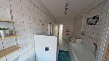 Badezimmer H�bsche 5-Raum-Wohnung sucht nette Familie