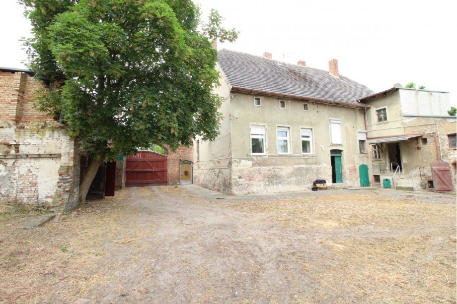 Hinteransicht Bauernhaus Pi�dorf