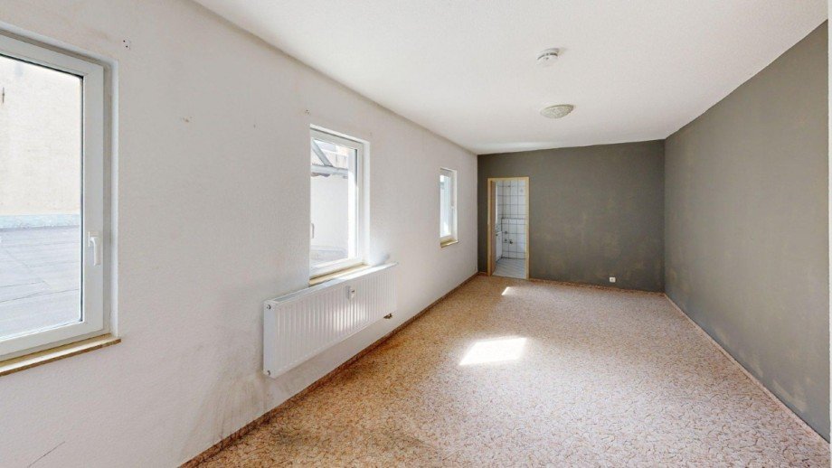 Wohnraum im OG Reihenmittelhaus K�then