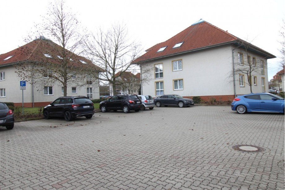 PKW-Stellpl�tze Erdgeschosswohnung K�then