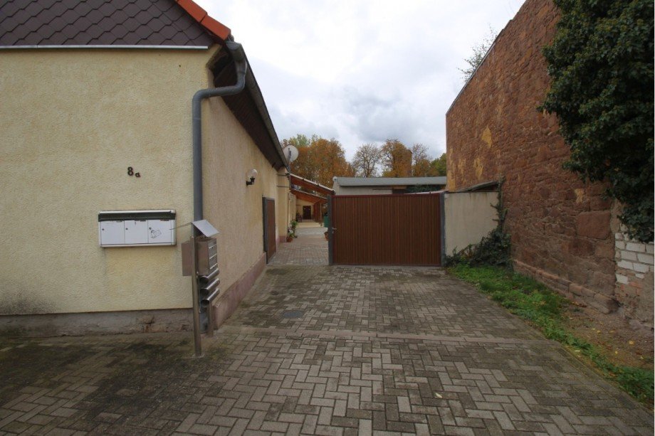 Zugang zum Haus Mehrfamilienhaus S�dliches Anhalt OT Reinsdorf