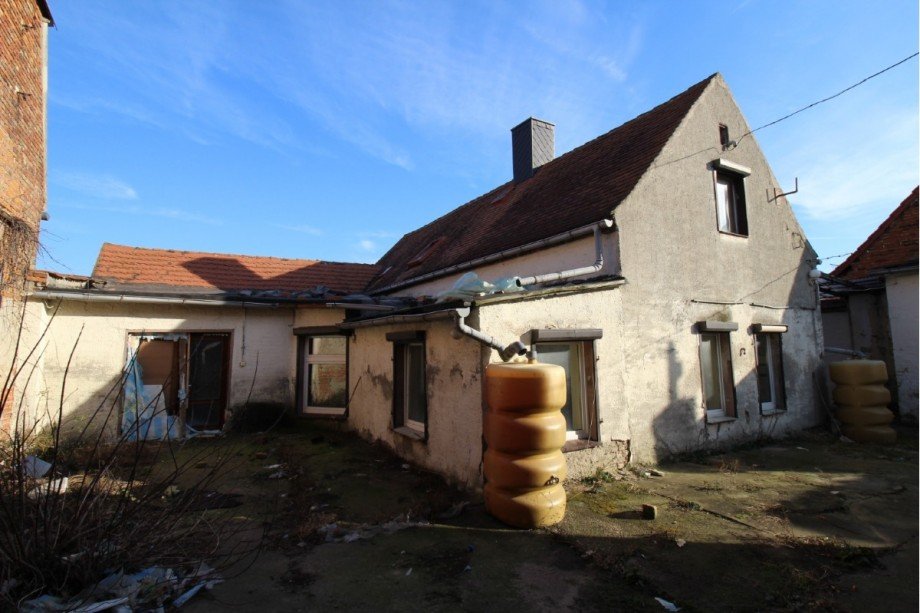 seitliche Ansicht Wohnhaus Einfamilienhaus S�dliches Anhalt OT Piethen