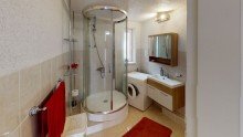 Bad im G�stehaus PROVISIONSFREI!!! Tolles Einfamilienhaus mit G�stehaus und Pool in l�ndlicher Alleinlage