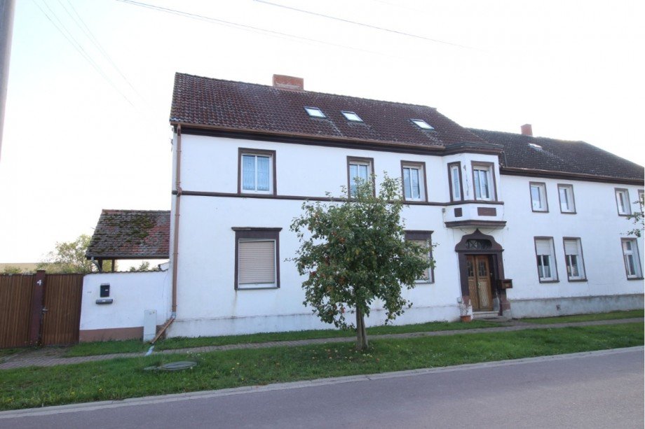 Vorderansicht Mehrfamilienhaus Aken