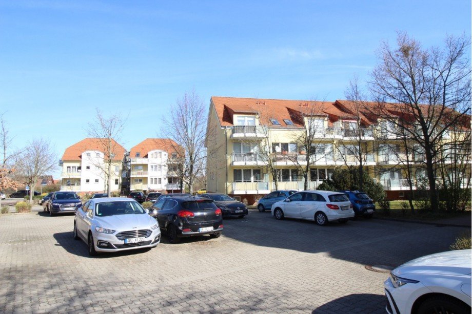 PKW-Stellpl�tze Dachgeschosswohnung K�then