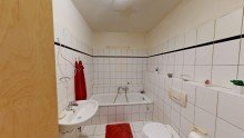 Badezimmer Ohne K�uferprovision!!!  Charmante 2-Zimmer-Wohnung mit Renovierungsbedarf