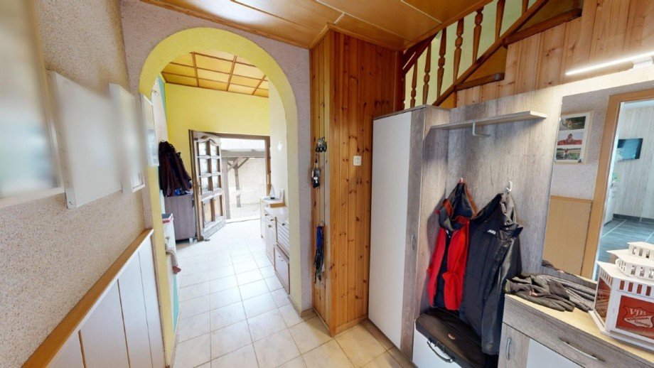 Eingangsflur Zweifamilienhaus Trebbichau