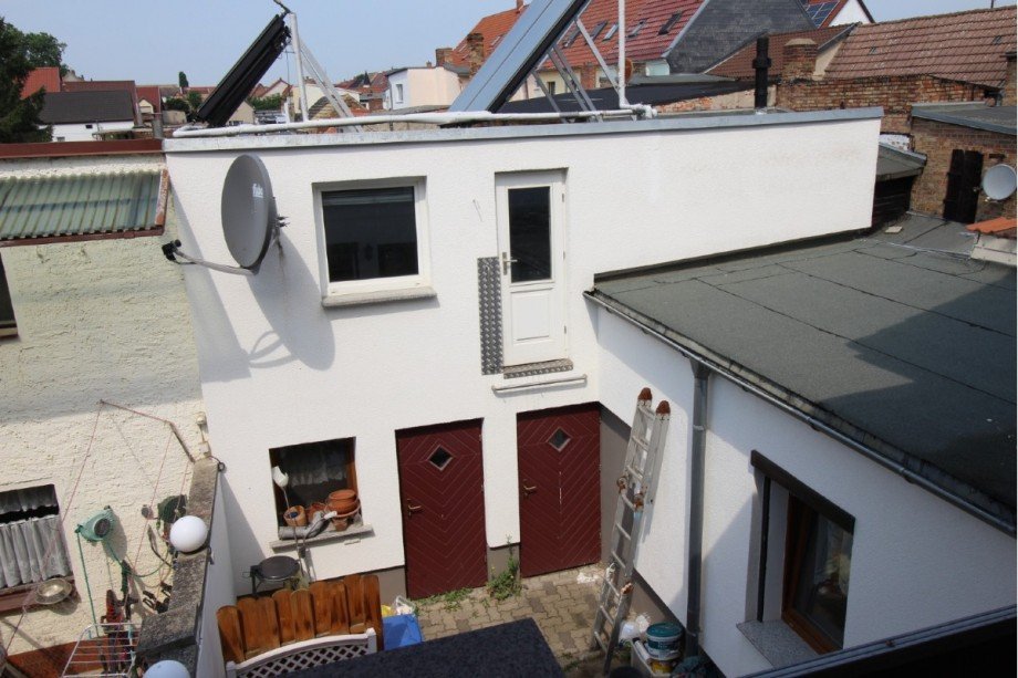 Blick auf Hinterhaus Reihenmittelhaus Aken