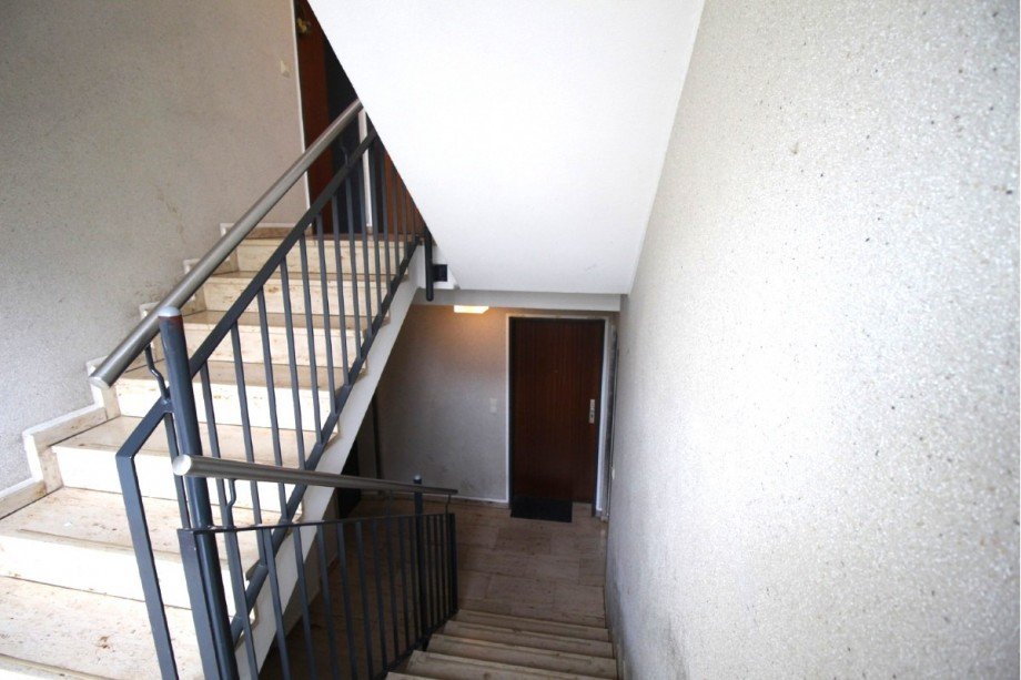 Zugang zur Wohnung Souterrainwohnung K�then/ Anhalt