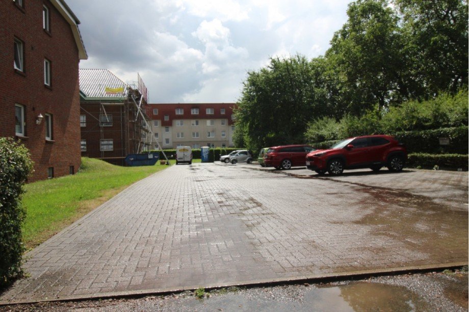 PKW-Stellpl�tze Erdgeschosswohnung K�then