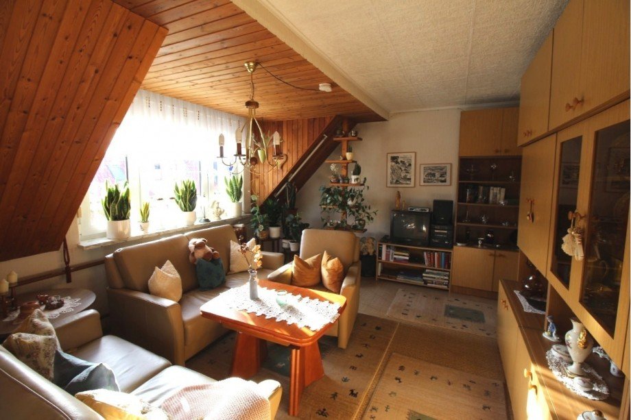 Wohnraum im DG Reihenmittelhaus K�then